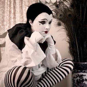 Meet your Posher, Monique